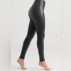 Faux Leather Leggings From Sasha With Side Zip NWOT Medium Black Womens